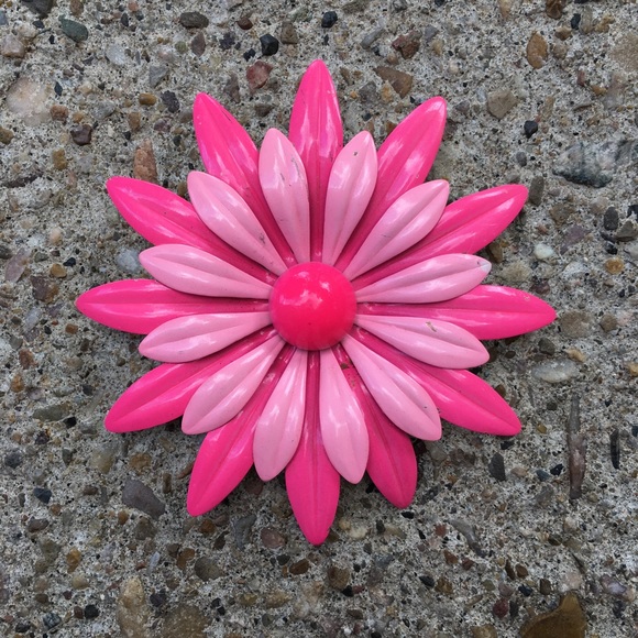 Jewelry - Pink Vintage Enamel Flower Brooch